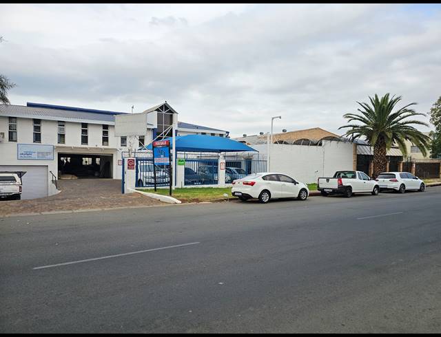 2,900M² FACTORY FOR SALE IN KYA SANDS
